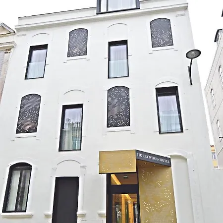 Готель Hollywood By