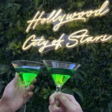 Готель Hollywood By