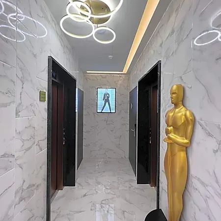 Hotel Hollywood By 4*