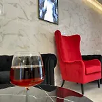 Готель Hollywood By 4*