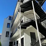Готель Hollywood By 4*