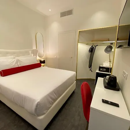 Hollywood By Hotel 4*