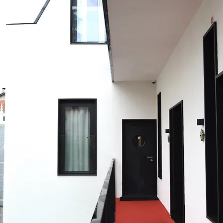 Hotel Hollywood By 4*